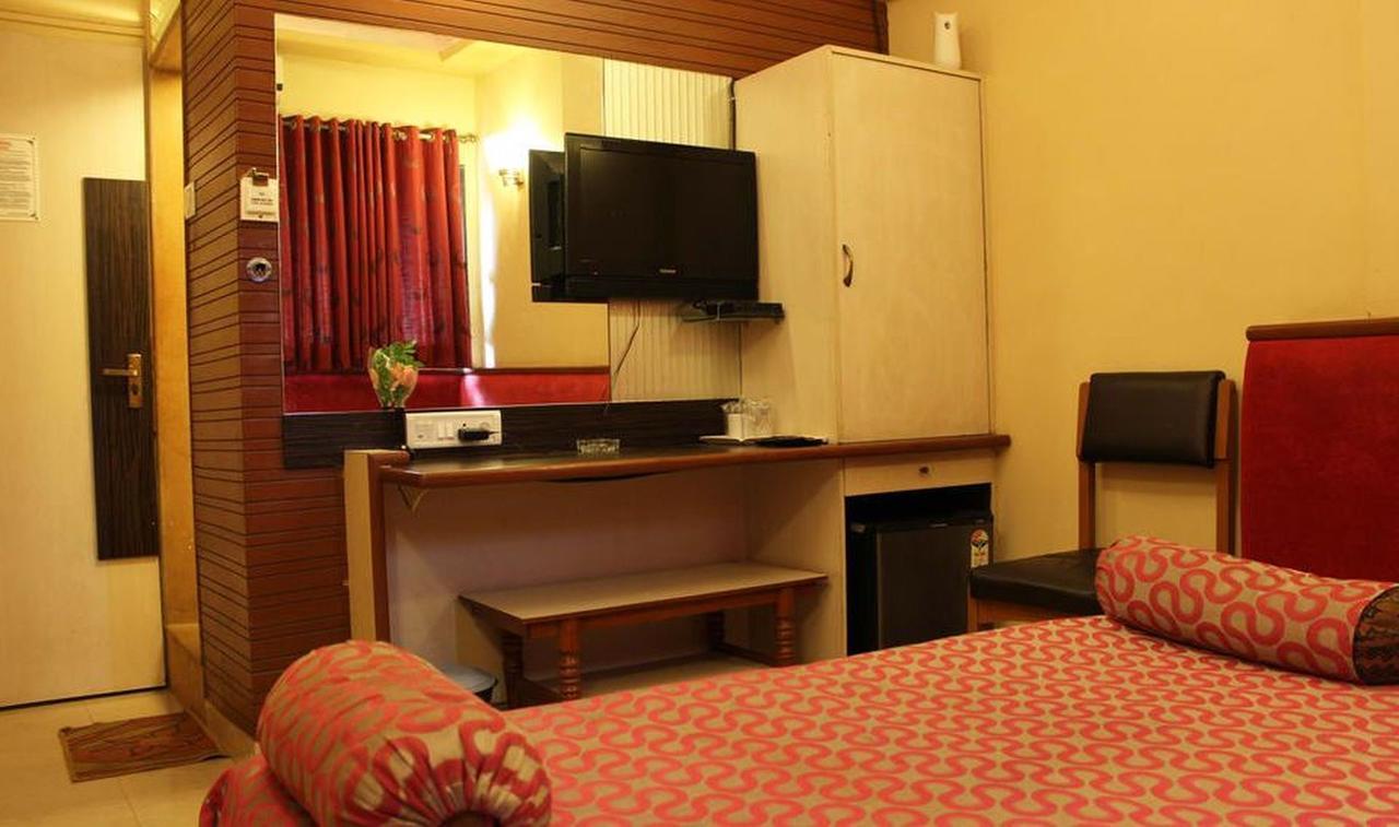 Hotel Siddhartha Mumbai Dış mekan fotoğraf